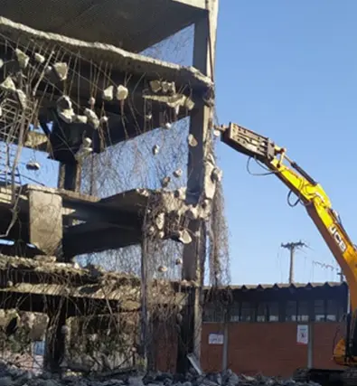 Demolição das torres de concreto do Porto de Vila Velha (ES)