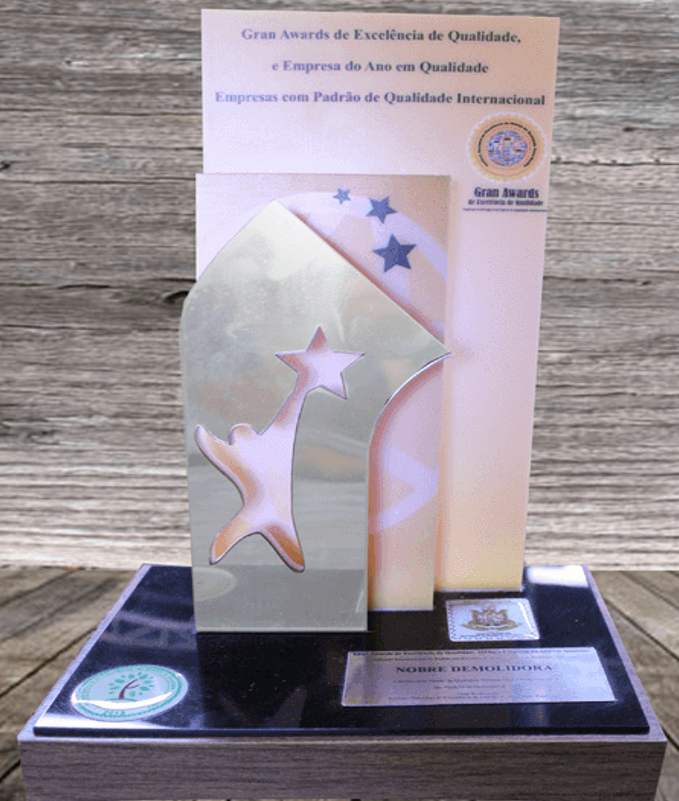 Troféu Empresa com Padrão de Qualidade Internacional