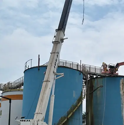 Desmonte de tanques metálicos na Vale Unidade 2 em Cubatão
